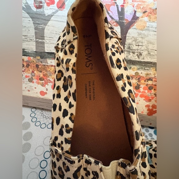 Toms Leopard Pattern Slip-On loafers
Going out classic breathable Toms
10 Wide - Picture 6 of 10